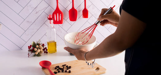 Utensílios de cozinha: descubra itens essenciais para transformar sua rotina culinária