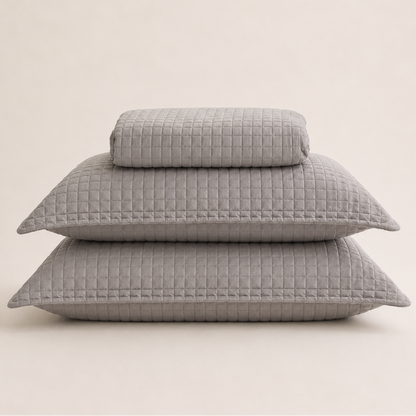 Colcha Matelassê Quadrat Casal com 2 Porta Travesseiros Cinza Microfibra - Lyor