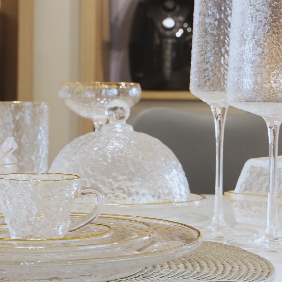 Manteigueira de Cristal Ecológico Martelado com Tampa e Fio de Ouro Petra 17cm x 10,5cm x 10cm  Lyor