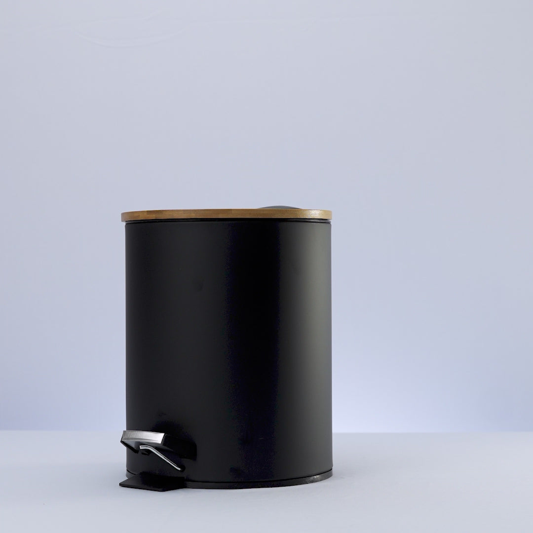 Lixeira Redonda de Metal com Pedal e Tampa em Bambu Preta 5L - Lyor