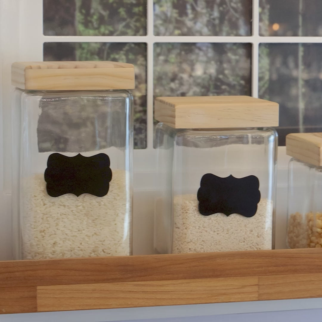 Porta Mantimento de Vidro com Tampa de Pinus e Adesivo Customizável Preto 1,2L - Wolff